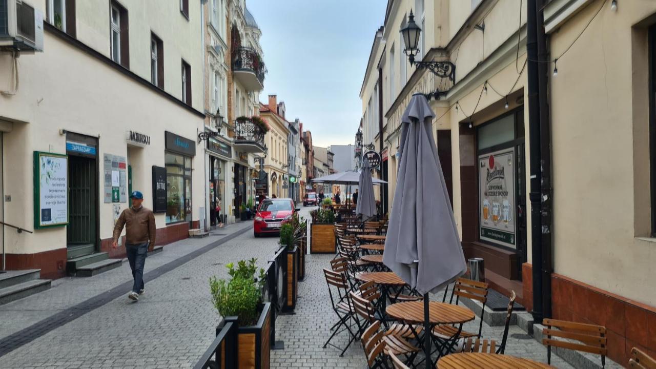 Raciborska Royal Apartment - Miejsce Parkingowe Na Parkingu Strzezonym Gliwice Exterior foto